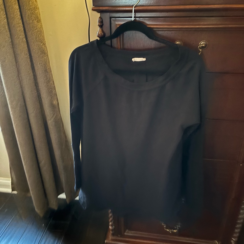 BUCKETLIST Elegant Black Long Sleeve sweatshirt